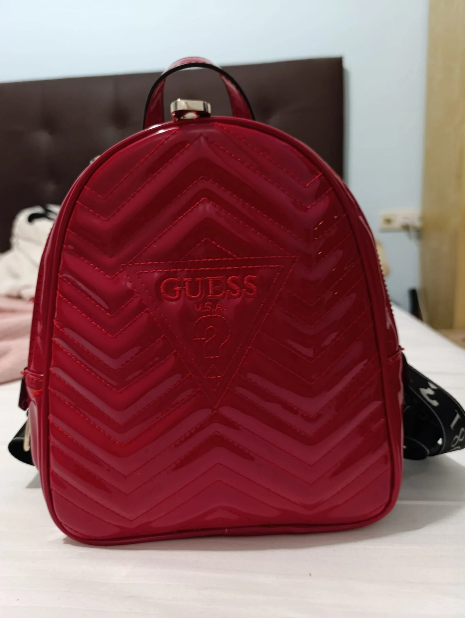 Mochila Guess charol asas deportivas  – photo 16